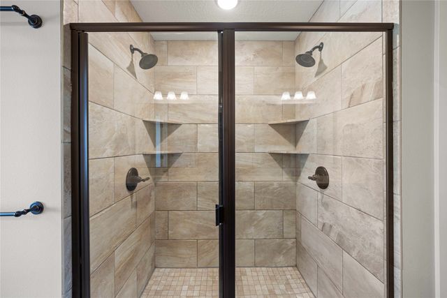 570 NE Brookshire Drive, Waukee, IA 50263