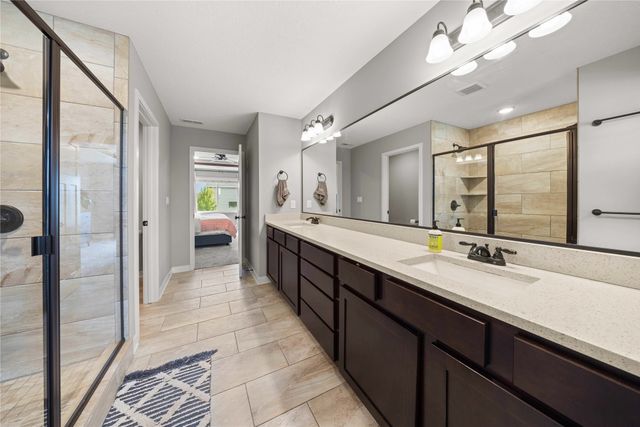 570 NE Brookshire Drive, Waukee, IA 50263