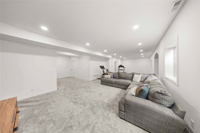 570 NE Brookshire Drive, Waukee, IA 50263