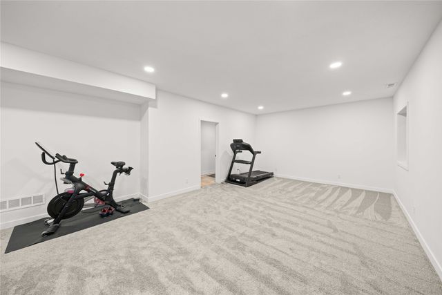 570 NE Brookshire Drive, Waukee, IA 50263