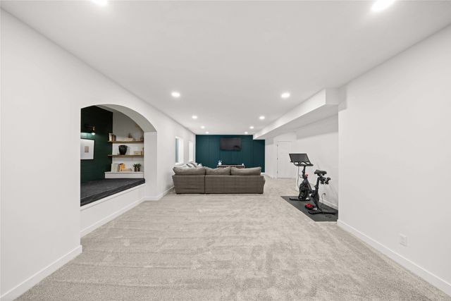 570 NE Brookshire Drive, Waukee, IA 50263