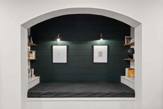 570 NE Brookshire Drive, Waukee, IA 50263