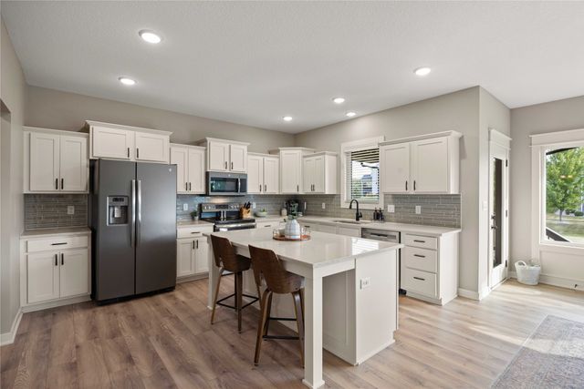 570 NE Brookshire Drive, Waukee, IA 50263