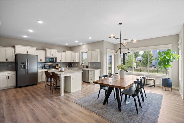 570 NE Brookshire Drive, Waukee, IA 50263