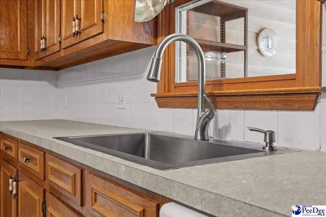 618 E Cricklewood Dr., Florence, SC 29505