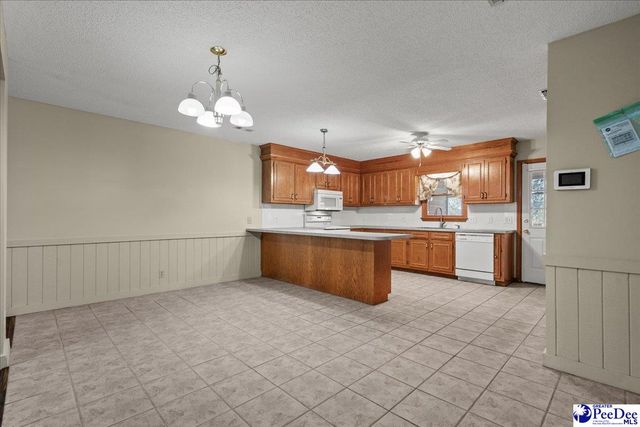 618 E Cricklewood Dr., Florence, SC 29505