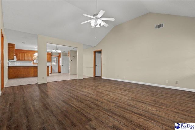 618 E Cricklewood Dr., Florence, SC 29505