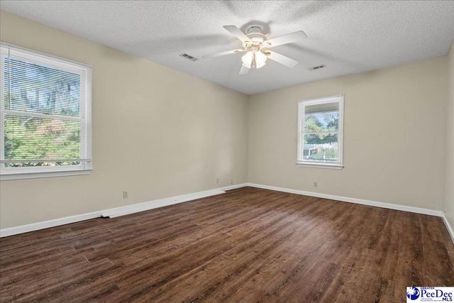 618 E Cricklewood Dr., Florence, SC 29505