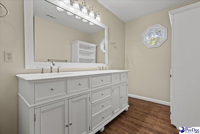 618 E Cricklewood Dr., Florence, SC 29505