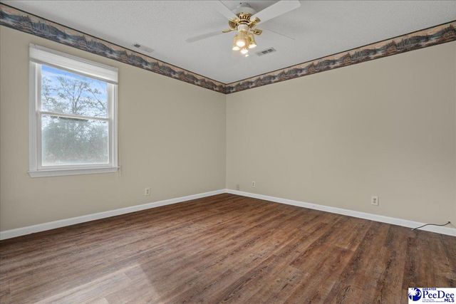 618 E Cricklewood Dr., Florence, SC 29505