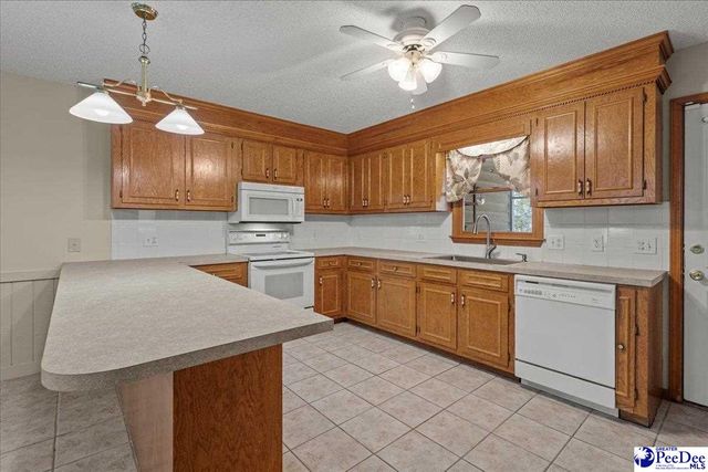 618 E Cricklewood Dr., Florence, SC 29505