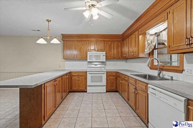 618 E Cricklewood Dr., Florence, SC 29505