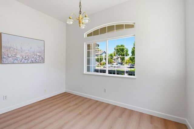 1971 Crutchfield Lane, Manteca, CA 95336
