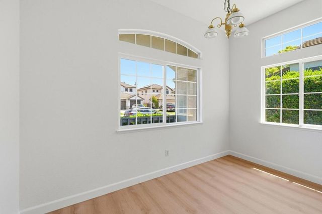 1971 Crutchfield Lane, Manteca, CA 95336