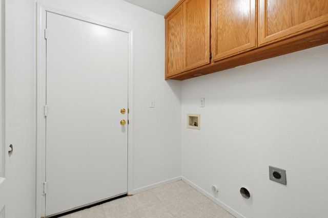 1971 Crutchfield Lane, Manteca, CA 95336