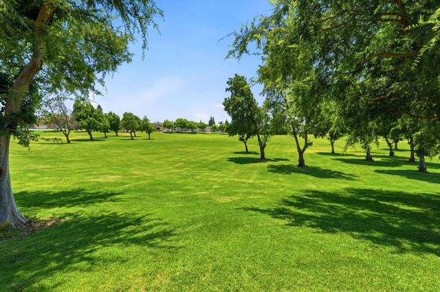 1971 Crutchfield Lane, Manteca, CA 95336