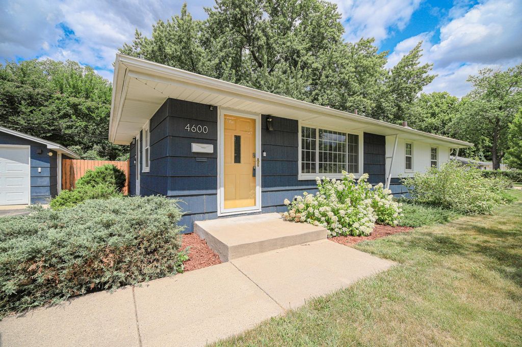 4600 Nord Drive, Bloomington, MN 55437 — photo 2