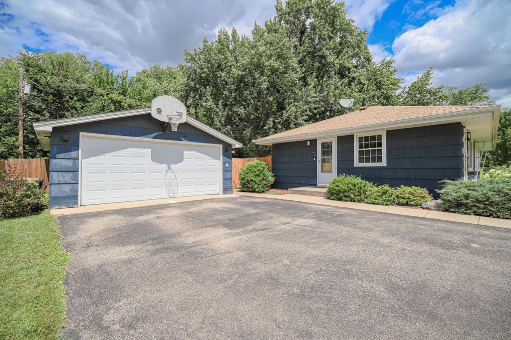 4600 Nord Drive, Bloomington, MN 55437 — photo 4