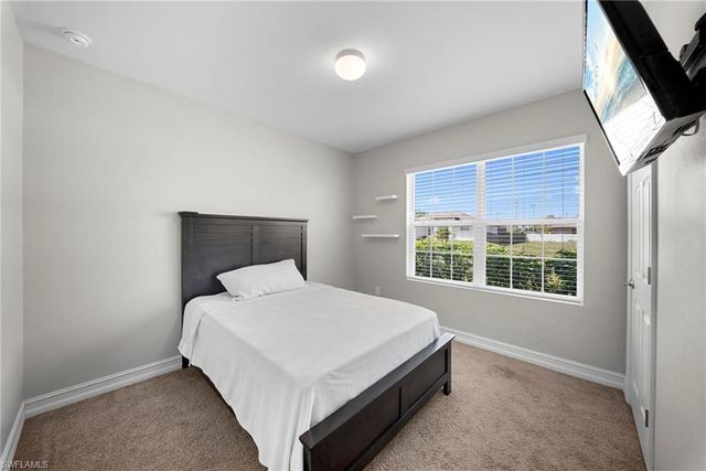 1628 9th TER, Cape Coral, FL 33993