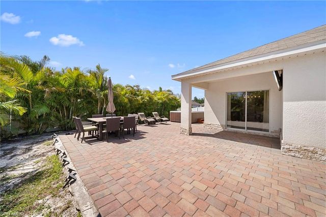 1628 9th TER, Cape Coral, FL 33993