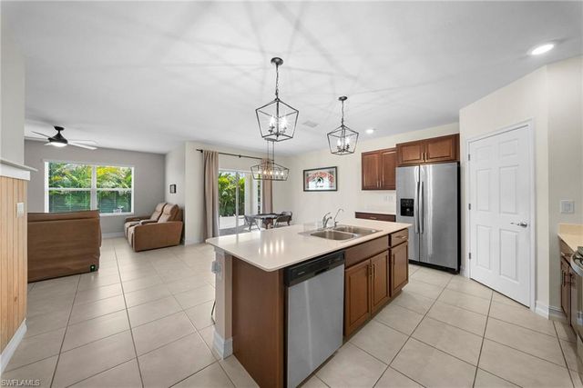 1628 9th TER, Cape Coral, FL 33993