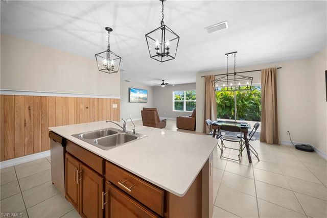 1628 9th TER, Cape Coral, FL 33993