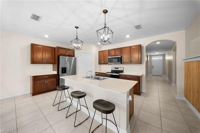 1628 9th TER, Cape Coral, FL 33993