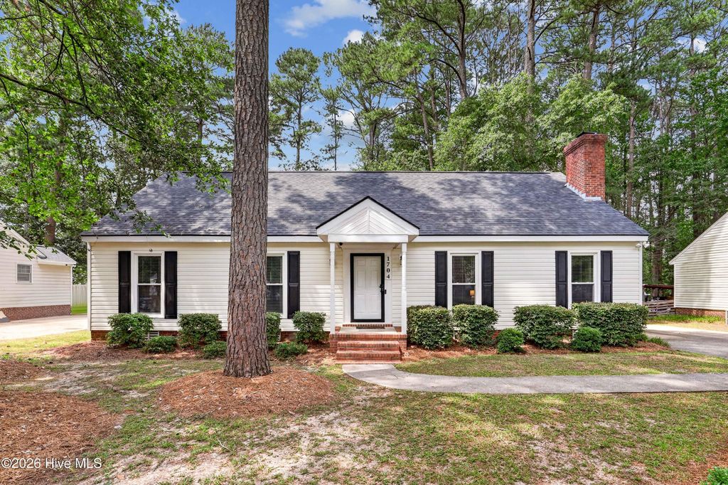1704 Ridgeway Street W, Wilson, NC 27893