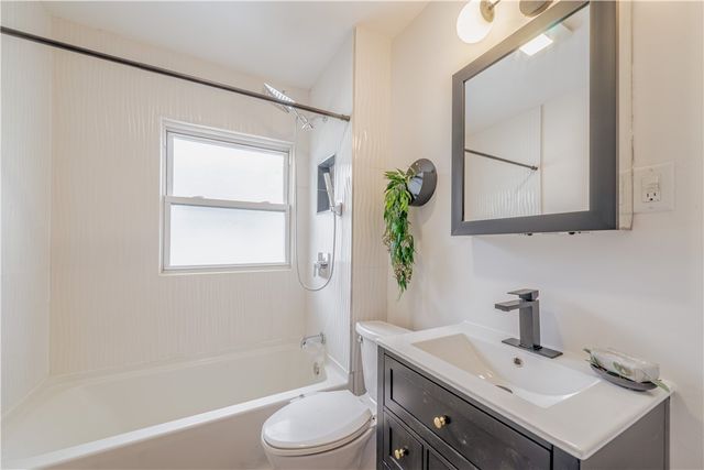 87 Paige Street, Rochester, NY 14619