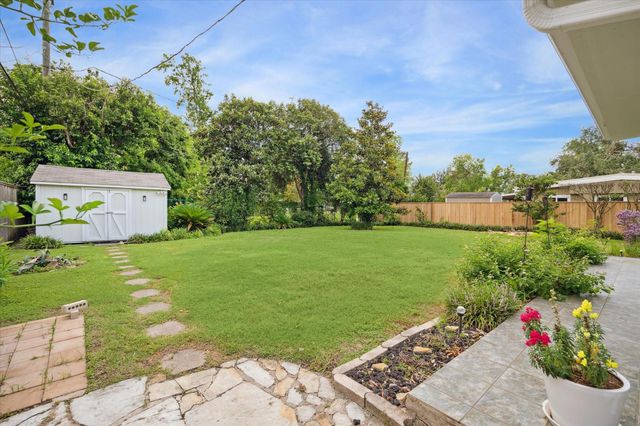 1124 Springrock Lane, Houston, TX 77055
