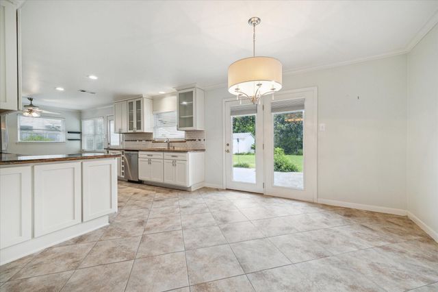 1124 Springrock Lane, Houston, TX 77055