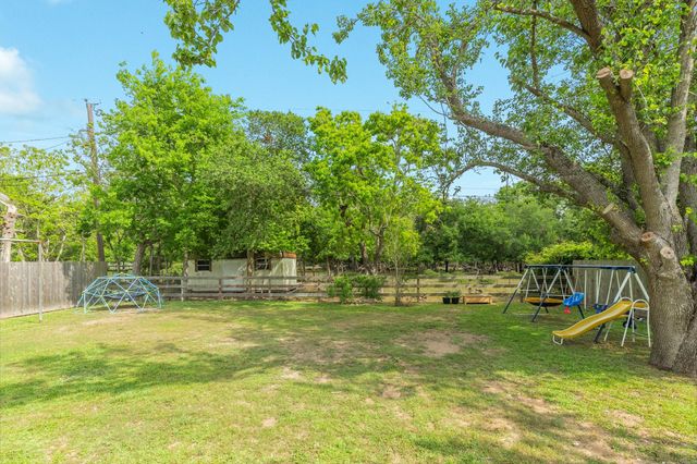 621 Southside Drive, Angleton, TX 77515