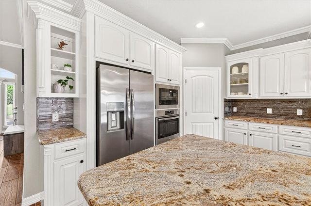 6534 Paddington Dr, Corpus Christi, TX 78414