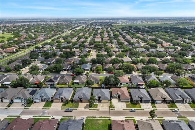6534 Paddington Dr, Corpus Christi, TX 78414