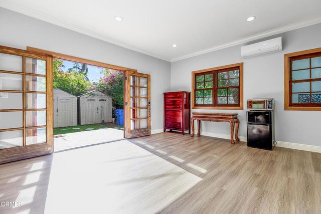 1115 S Wilton Place A, Los Angeles, CA 90019