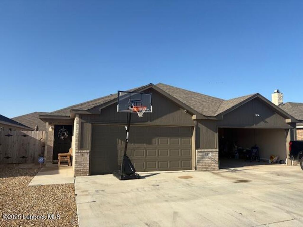 1007 Preston Trails, Wolfforth, TX 79382