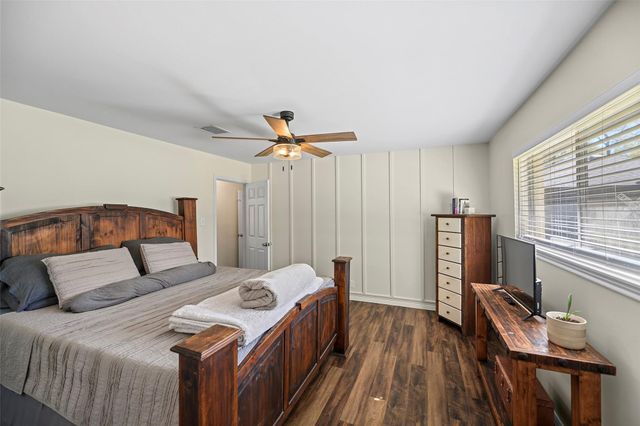 26307 Hillside Drive, Oak Ridge, TX 77386