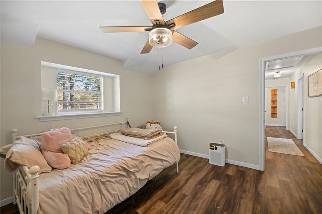 26307 Hillside Drive, Oak Ridge, TX 77386