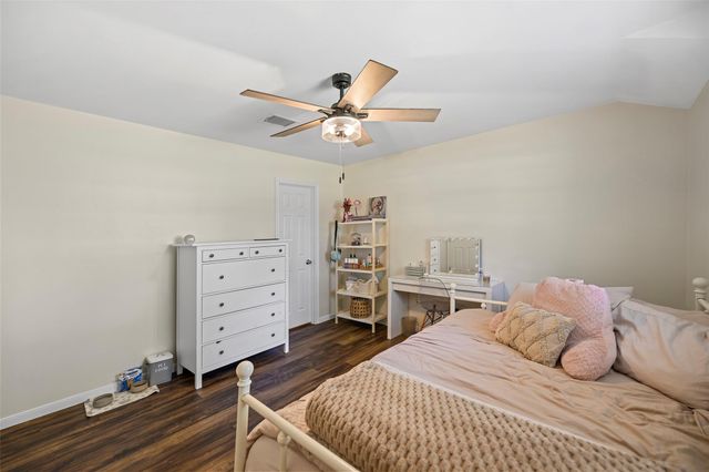 26307 Hillside Drive, Oak Ridge, TX 77386