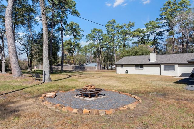 26307 Hillside Drive, Oak Ridge, TX 77386