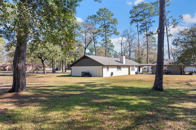 26307 Hillside Drive, Oak Ridge, TX 77386