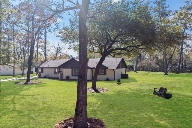 26307 Hillside Drive, Oak Ridge, TX 77386