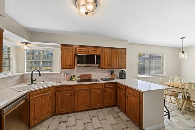 26307 Hillside Drive, Oak Ridge, TX 77386