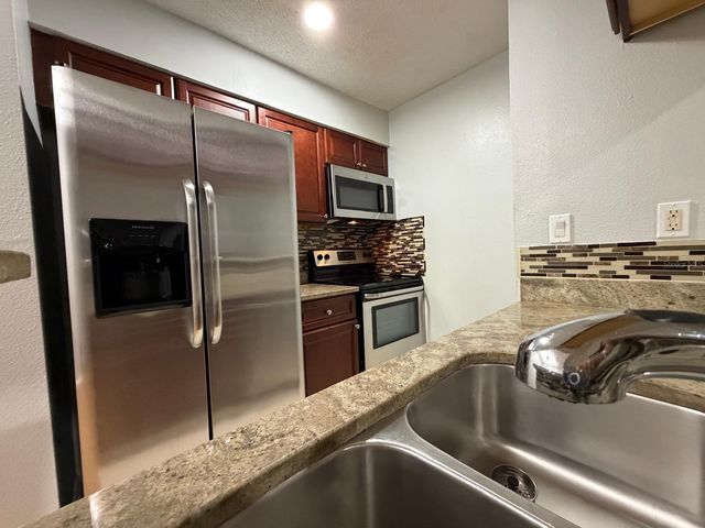 8643 MALLARD RESERVE DRIVE 202, Tampa, FL 33614