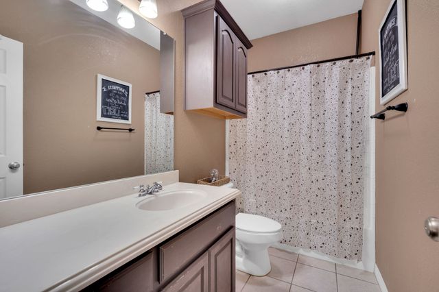 1305 Louise Lane, Ennis, TX 75119