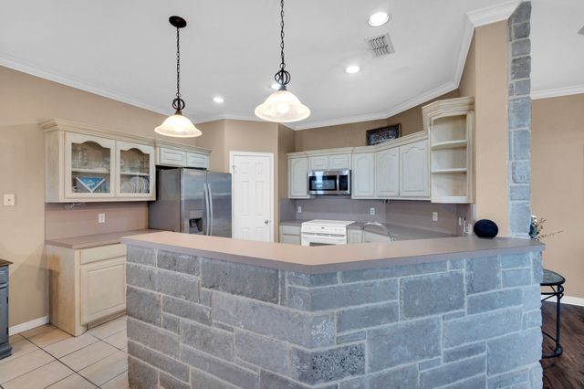 1305 Louise Lane, Ennis, TX 75119