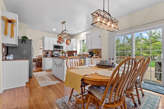 34422 Cowan Road, Westland, MI 48185