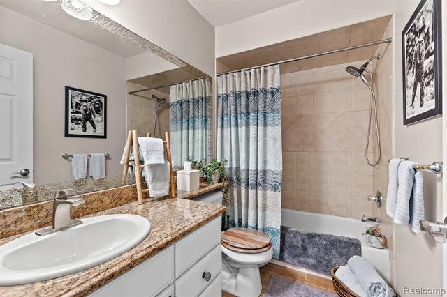 34422 Cowan Road, Westland, MI 48185