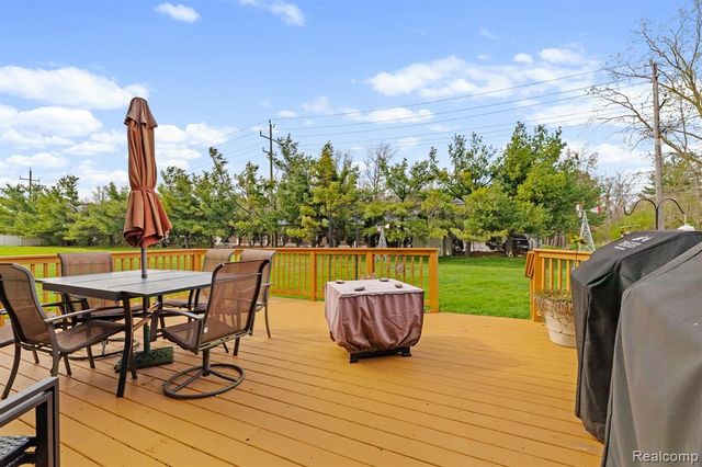 34422 Cowan Road, Westland, MI 48185