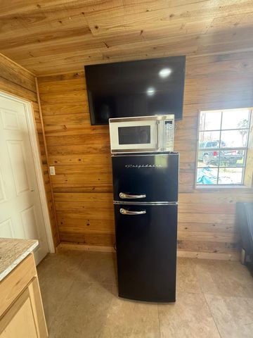 230 E Woodland Shores Drive, Point Blank, TX 77364